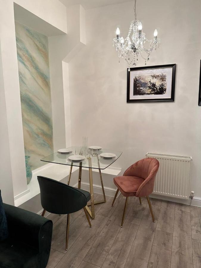 Amazing Getaways - The Place For You With Free Parking Aberdeen Esterno foto