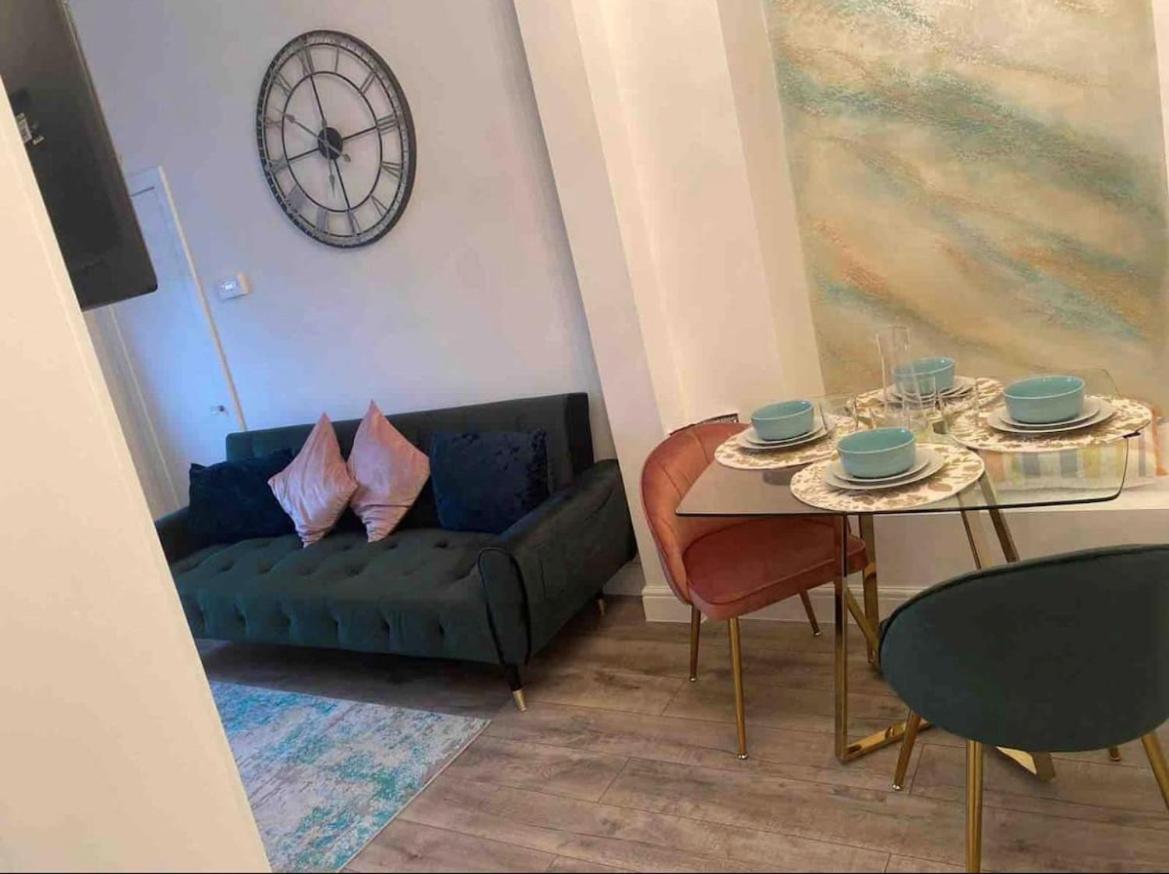 Amazing Getaways - The Place For You With Free Parking Aberdeen Esterno foto
