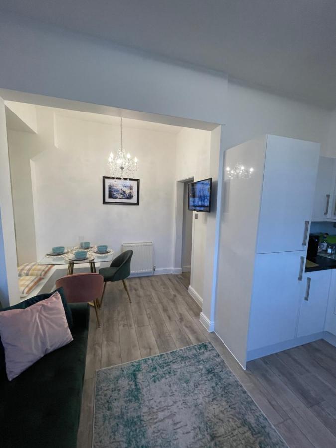 Amazing Getaways - The Place For You With Free Parking Aberdeen Esterno foto